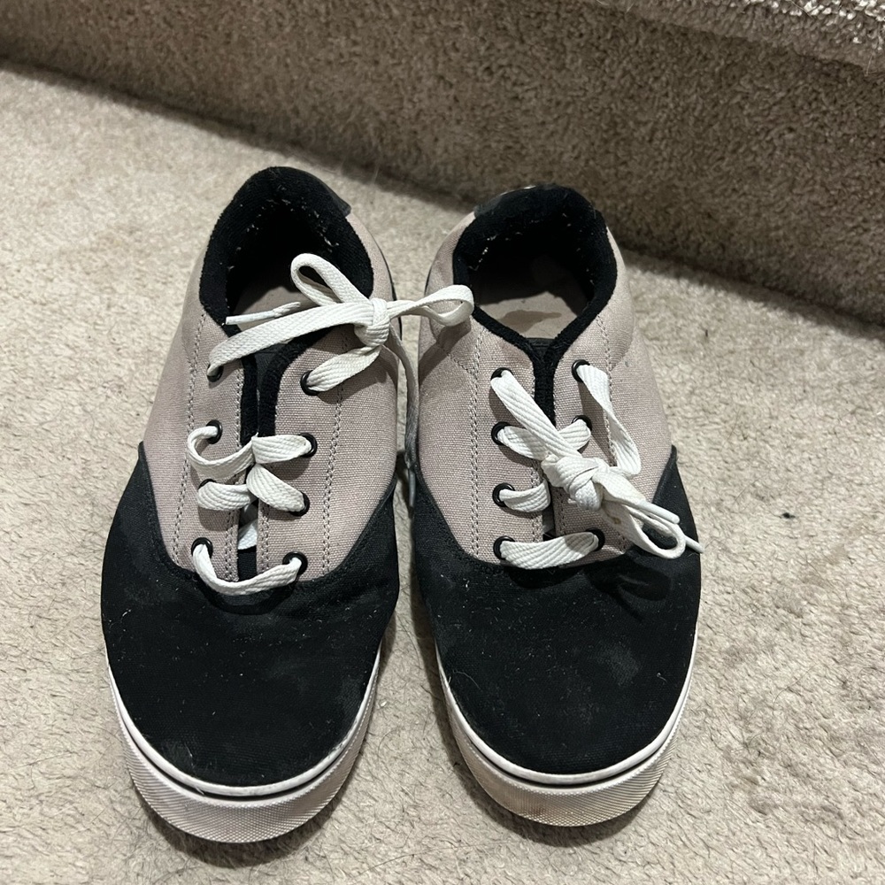 Black and Grey Heely’s